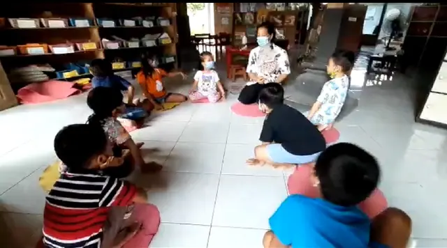 Dialog Interaktif dengan Anak Melalui Wayang