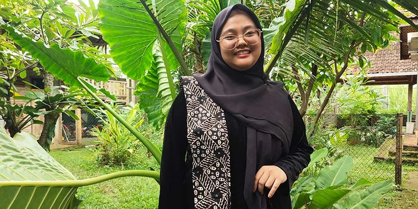 Nadif, Joglo Preschool’s garden, April 21, 2025, Wearing a traditional Javanese kebaya at the Kartini Day celebration, photographer : Nanik