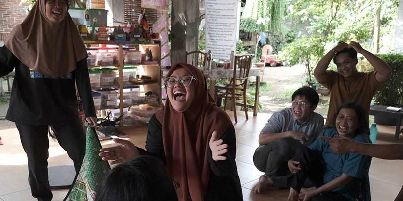 Nadhif (glasses) Blanket game at Peace Place Pati, January 2025. Photo:Zenden