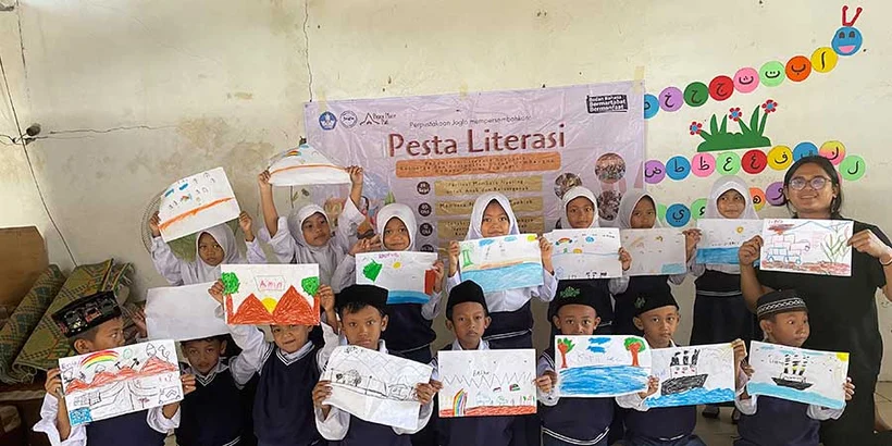 Tito and the first graders did a drawing activity of their favorite things.