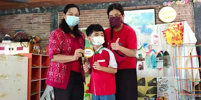 They Teach Us Patience, Generosity and Creativity