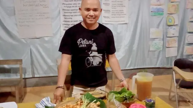 Training in Making Herbal Drinks for Improving Immunity During the Covid-19 Pandemic with Wilson Wani