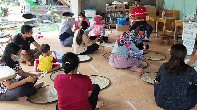 Agreements to Practice Peace: Parent Education at Joglo Preschool