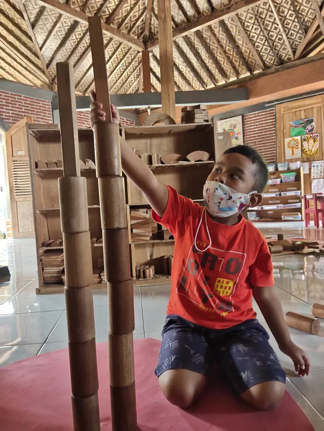 Unit Blocks: Play Equipment Produced by Peace Place