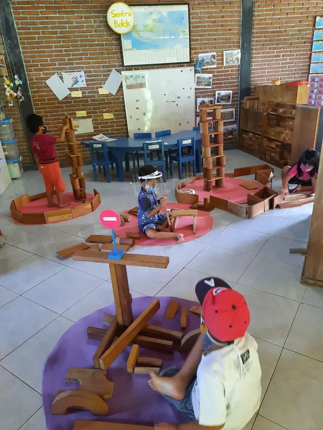 Unit Blocks: Play Equipment Produced by Peace Place