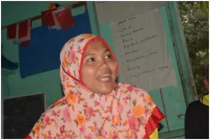 Ani, Tunas Baru Early Childhood Teacher, Barak Induk in her daily life.