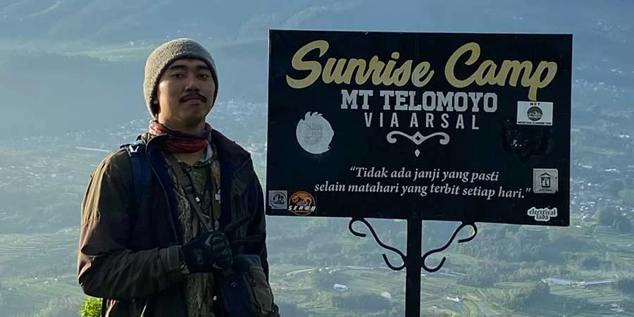 Bayu conquering Mt. Telomulyu.